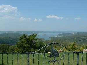 04arkvac61 Table Rock Lake